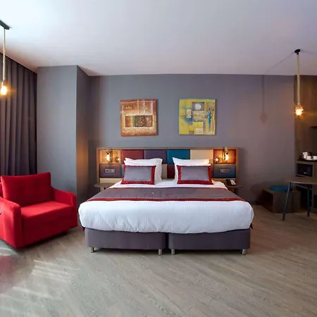 Hotel Ramada Encore By Wyndham Avcilar 4*